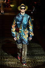 ドルチェ＆ガッバーナ 2020年春夏メンズコレクション、ジャングルの中で楽しむエレガンスな着こなし｜写真33