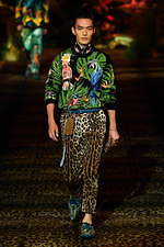 ドルチェ＆ガッバーナ 2020年春夏メンズコレクション、ジャングルの中で楽しむエレガンスな着こなし｜写真34