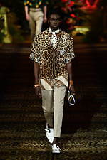 ドルチェ＆ガッバーナ 2020年春夏メンズコレクション、ジャングルの中で楽しむエレガンスな着こなし｜写真37