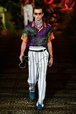 ドルチェ＆ガッバーナ 2020年春夏メンズコレクション、ジャングルの中で楽しむエレガンスな着こなし｜写真40