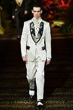 ドルチェ＆ガッバーナ 2020年春夏メンズコレクション、ジャングルの中で楽しむエレガンスな着こなし｜写真43