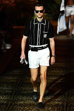 ドルチェ＆ガッバーナ 2020年春夏メンズコレクション、ジャングルの中で楽しむエレガンスな着こなし｜写真72