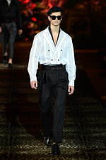 ドルチェ＆ガッバーナ 2020年春夏メンズコレクション、ジャングルの中で楽しむエレガンスな着こなし｜写真76