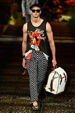 ドルチェ＆ガッバーナ 2020年春夏メンズコレクション、ジャングルの中で楽しむエレガンスな着こなし｜写真87