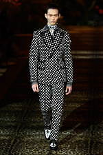 ドルチェ＆ガッバーナ 2020年春夏メンズコレクション、ジャングルの中で楽しむエレガンスな着こなし｜写真88