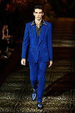 ドルチェ＆ガッバーナ 2020年春夏メンズコレクション、ジャングルの中で楽しむエレガンスな着こなし｜写真97