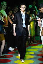 マルニ 2020年春夏メンズコレクション - 人工と自然の衝突から不均一な調和へ｜写真1