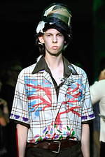 マルニ 2020年春夏メンズコレクション - 人工と自然の衝突から不均一な調和へ｜写真21