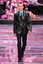 ヴェルサーチェ 2020年春夏メンズコレクション - 力強い男性像の追求――自信と自由、自己表現｜写真3