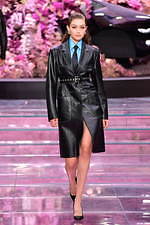 ヴェルサーチェ 2020年春夏メンズコレクション - 力強い男性像の追求――自信と自由、自己表現｜写真4