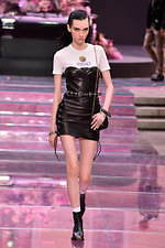 ヴェルサーチェ 2020年春夏メンズコレクション - 力強い男性像の追求――自信と自由、自己表現｜写真21