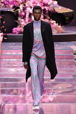 ヴェルサーチェ 2020年春夏メンズコレクション - 力強い男性像の追求――自信と自由、自己表現｜写真51