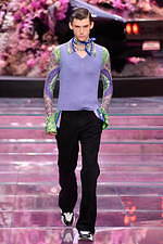 ヴェルサーチェ 2020年春夏メンズコレクション - 力強い男性像の追求――自信と自由、自己表現｜写真55