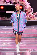 ヴェルサーチェ 2020年春夏メンズコレクション - 力強い男性像の追求――自信と自由、自己表現｜写真59