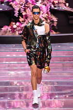 ヴェルサーチェ 2020年春夏メンズコレクション - 力強い男性像の追求――自信と自由、自己表現｜写真64