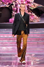 ヴェルサーチェ 2020年春夏メンズコレクション - 力強い男性像の追求――自信と自由、自己表現｜写真73