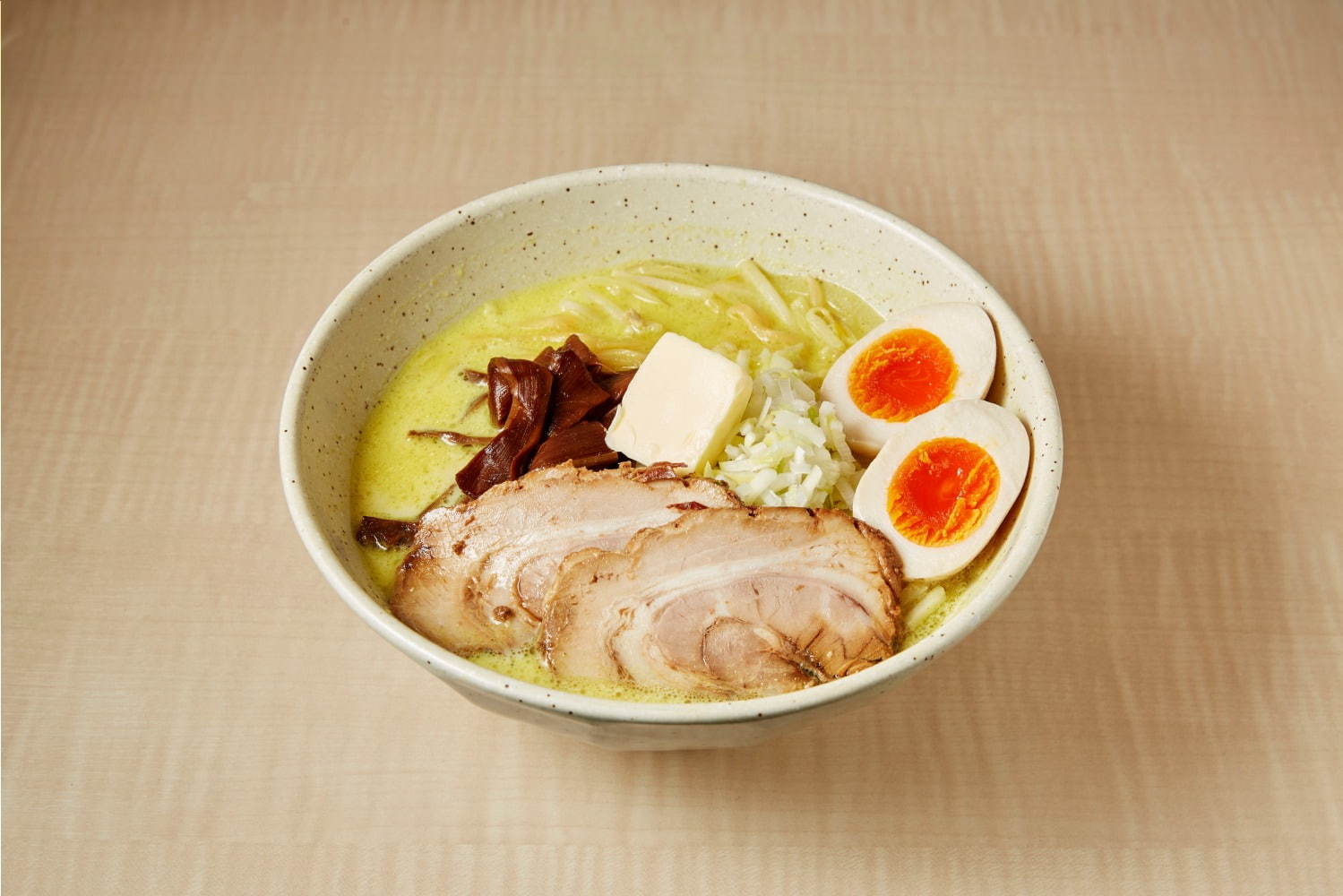 東京駅一番街「東京ラーメンストリート」六厘舎＆東京駅 斑鳩など8店舗から10周年メニュー｜写真6