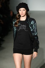 アニエスベー(agnès b.) 2013年春夏コレクション - パリシックな夏のスタイル｜写真28