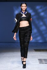 アライサラ(araisara) 2013年春夏コレクション - パリコレクションに初登場｜写真1