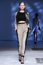 アライサラ(araisara) 2013年春夏コレクション - パリコレクションに初登場｜写真10