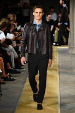 ジョルジオ アルマーニ 2020年春夏コレクション、歴史深い建築物の中でみせる新たなエレガンス｜写真5