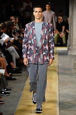 ジョルジオ アルマーニ 2020年春夏コレクション、歴史深い建築物の中でみせる新たなエレガンス｜写真106