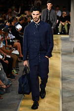 ジョルジオ アルマーニ 2020年春夏コレクション、歴史深い建築物の中でみせる新たなエレガンス｜写真11