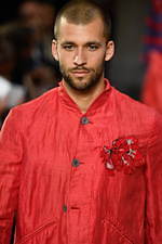 ジョルジオ アルマーニ 2020年春夏コレクション、歴史深い建築物の中でみせる新たなエレガンス｜写真111