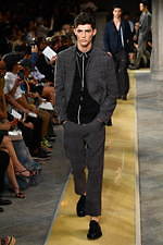 ジョルジオ アルマーニ 2020年春夏コレクション、歴史深い建築物の中でみせる新たなエレガンス｜写真12