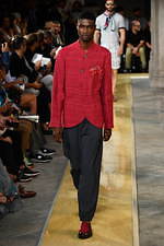 ジョルジオ アルマーニ 2020年春夏コレクション、歴史深い建築物の中でみせる新たなエレガンス｜写真120