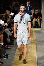 ジョルジオ アルマーニ 2020年春夏コレクション、歴史深い建築物の中でみせる新たなエレガンス｜写真121