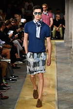 ジョルジオ アルマーニ 2020年春夏コレクション、歴史深い建築物の中でみせる新たなエレガンス｜写真122