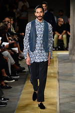 ジョルジオ アルマーニ 2020年春夏コレクション、歴史深い建築物の中でみせる新たなエレガンス｜写真131