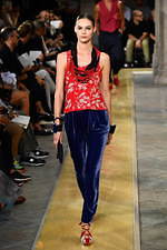 ジョルジオ アルマーニ 2020年春夏コレクション、歴史深い建築物の中でみせる新たなエレガンス｜写真134