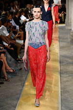 ジョルジオ アルマーニ 2020年春夏コレクション、歴史深い建築物の中でみせる新たなエレガンス｜写真140