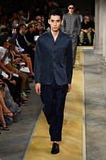 ジョルジオ アルマーニ 2020年春夏コレクション、歴史深い建築物の中でみせる新たなエレガンス｜写真16