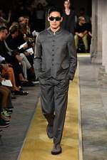 ジョルジオ アルマーニ 2020年春夏コレクション、歴史深い建築物の中でみせる新たなエレガンス｜写真17