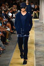 ジョルジオ アルマーニ 2020年春夏コレクション、歴史深い建築物の中でみせる新たなエレガンス｜写真32