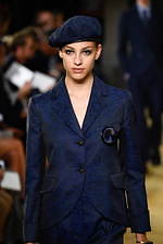 ジョルジオ アルマーニ 2020年春夏コレクション、歴史深い建築物の中でみせる新たなエレガンス｜写真42