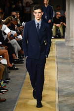 ジョルジオ アルマーニ 2020年春夏コレクション、歴史深い建築物の中でみせる新たなエレガンス｜写真43