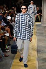 ジョルジオ アルマーニ 2020年春夏コレクション、歴史深い建築物の中でみせる新たなエレガンス｜写真49