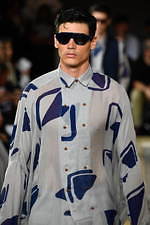 ジョルジオ アルマーニ 2020年春夏コレクション、歴史深い建築物の中でみせる新たなエレガンス｜写真52