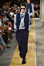 ジョルジオ アルマーニ 2020年春夏コレクション、歴史深い建築物の中でみせる新たなエレガンス｜写真54