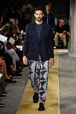 ジョルジオ アルマーニ 2020年春夏コレクション、歴史深い建築物の中でみせる新たなエレガンス｜写真59