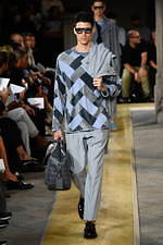 ジョルジオ アルマーニ 2020年春夏コレクション、歴史深い建築物の中でみせる新たなエレガンス｜写真72