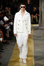 ジョルジオ アルマーニ 2020年春夏コレクション、歴史深い建築物の中でみせる新たなエレガンス｜写真84