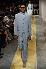 ジョルジオ アルマーニ 2020年春夏コレクション、歴史深い建築物の中でみせる新たなエレガンス｜写真90