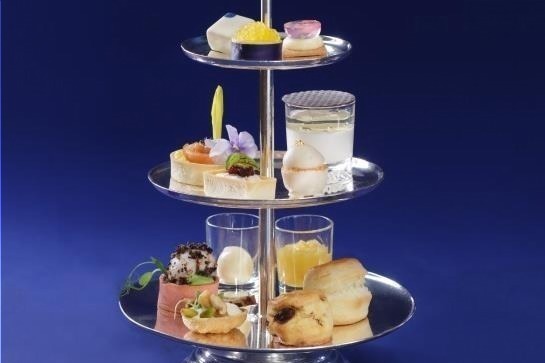 トリュフ｜スイス発スキンケアブランド「ラ・プレリー」のアフタヌーンティー、ザ・リッツ・カールトン大阪で