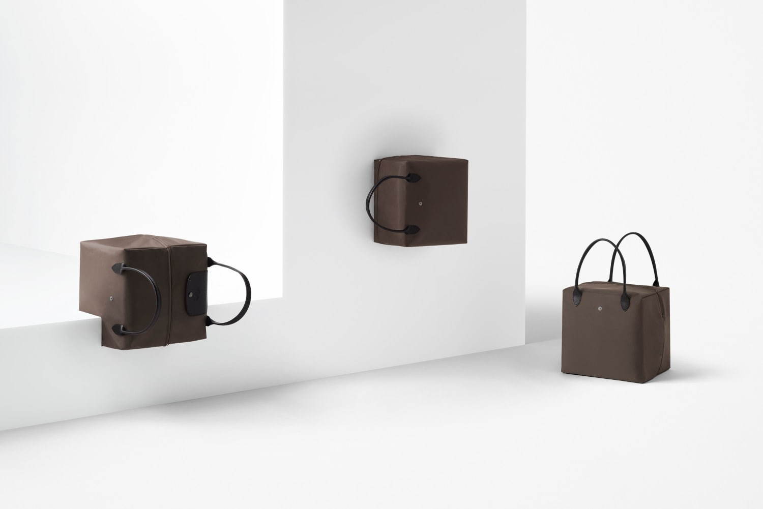 ロンシャンの“折り畳める”アイコンバッグが“キューブ＆コーン”型に、nendoとコラボ｜写真4