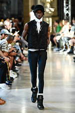 タカヒロミヤシタザソロイスト． 2020年春夏メンズコレクション - ミッキーマウスと“デュエット”｜写真49